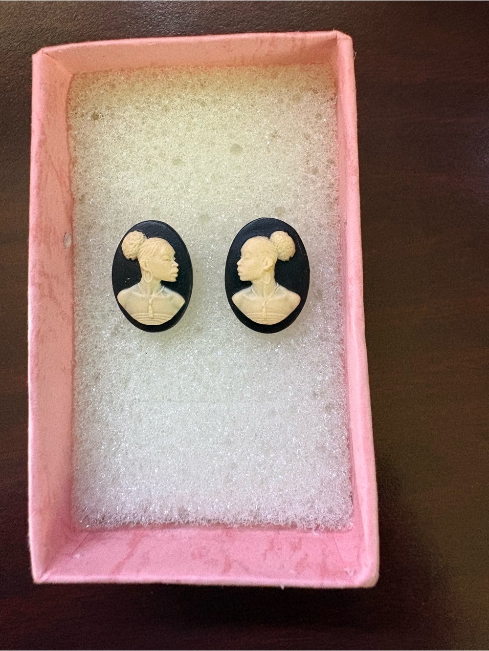 Vintage 1970s African American Cameo Earrings